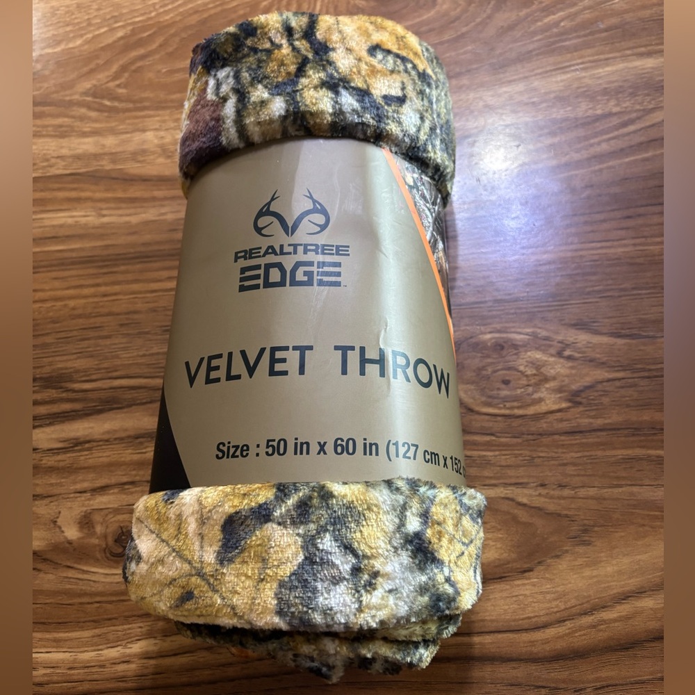 NEW Realtree camouflage soft velvet throw blanket